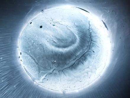 相当于140个银河系相连！科学家探测到最长黑洞喷流