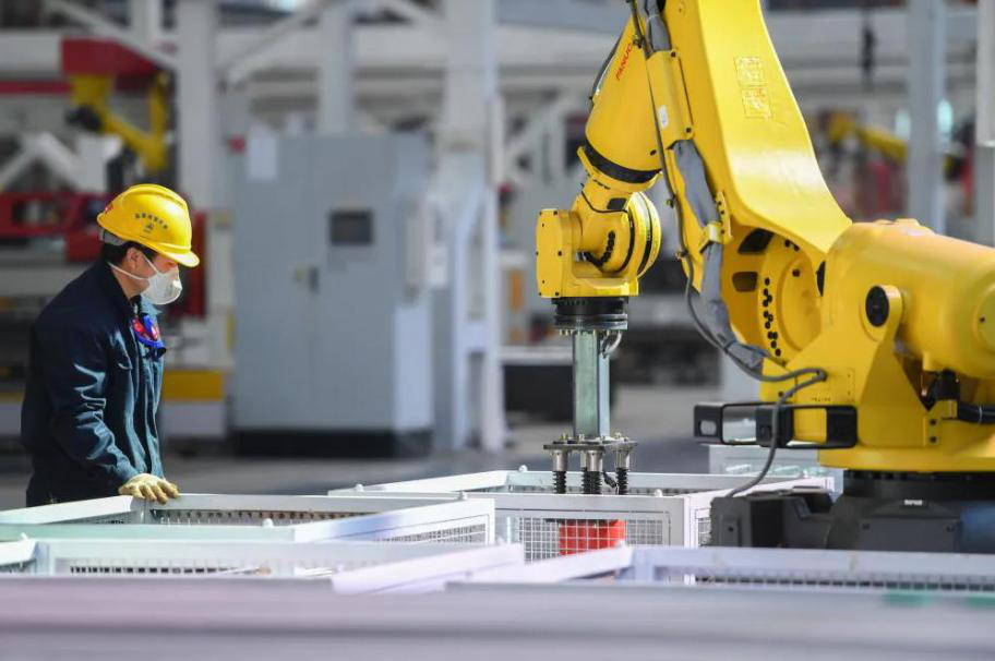 灯塔工厂点亮未来制造