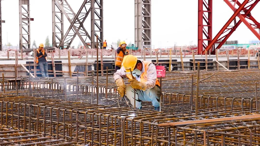 沪深北交易所“接棒”企业债发审职责一周年 助力重大项目建设“加速跑”