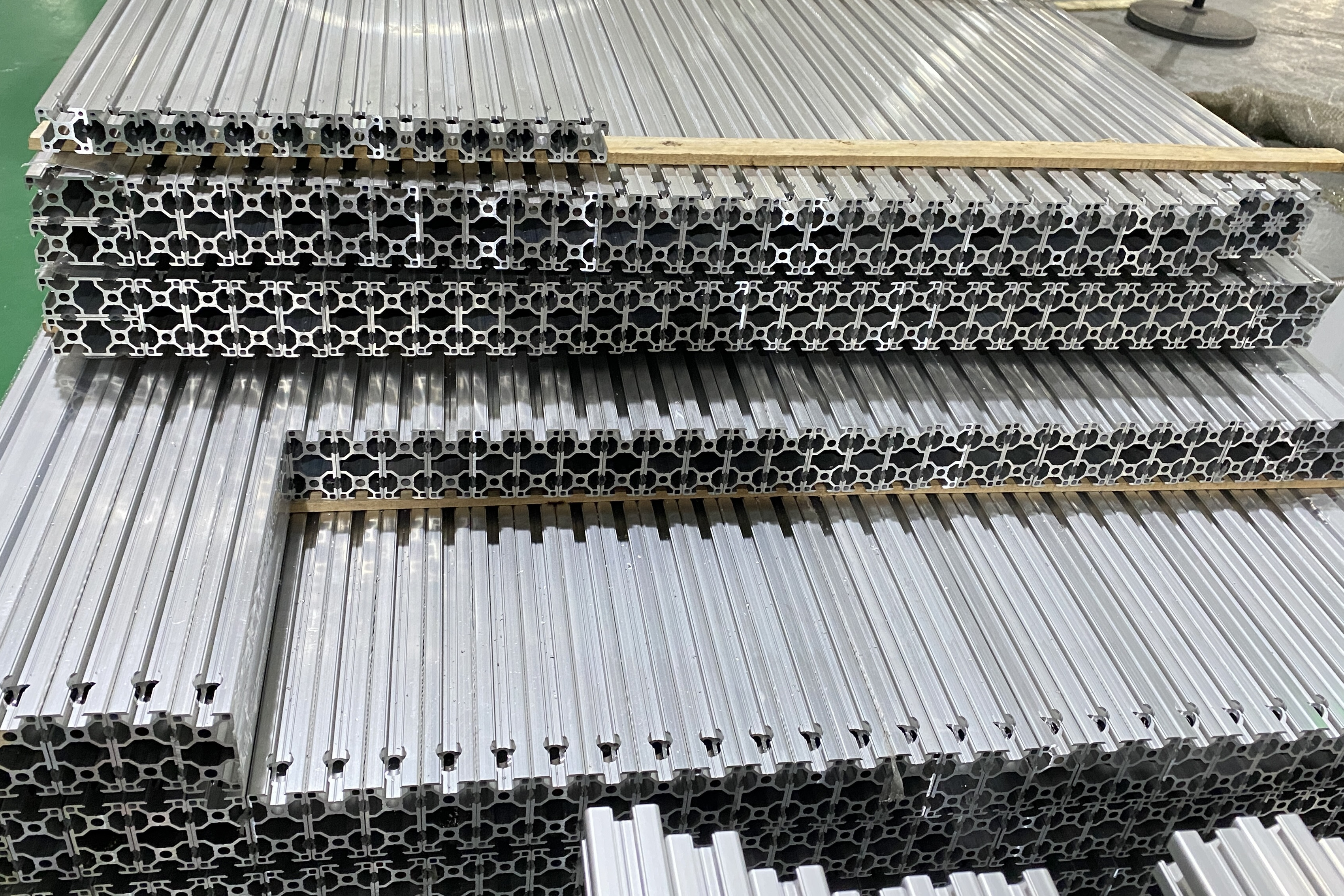 铝锭交易市场疲弱 美元指数压制铝价