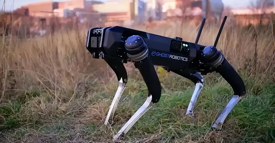 中国造机器狗灵活比心 亮相美国消费电子展