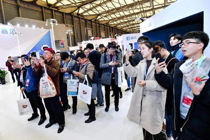 美国消费电子展热点:电视变身人工智能“管家”