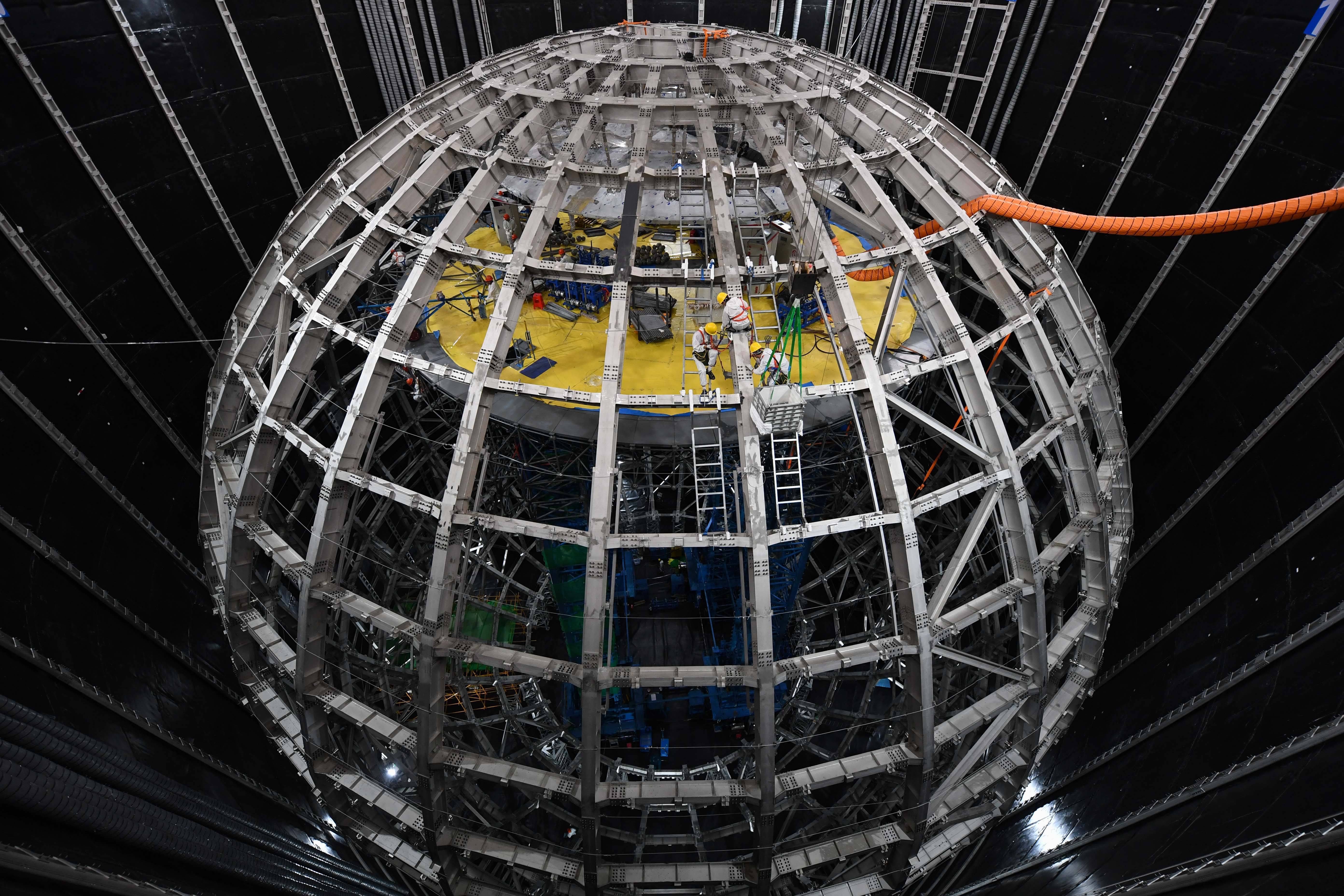 新春走基层｜我国大科学装置——江门中微子实验开始灌注液体闪烁体