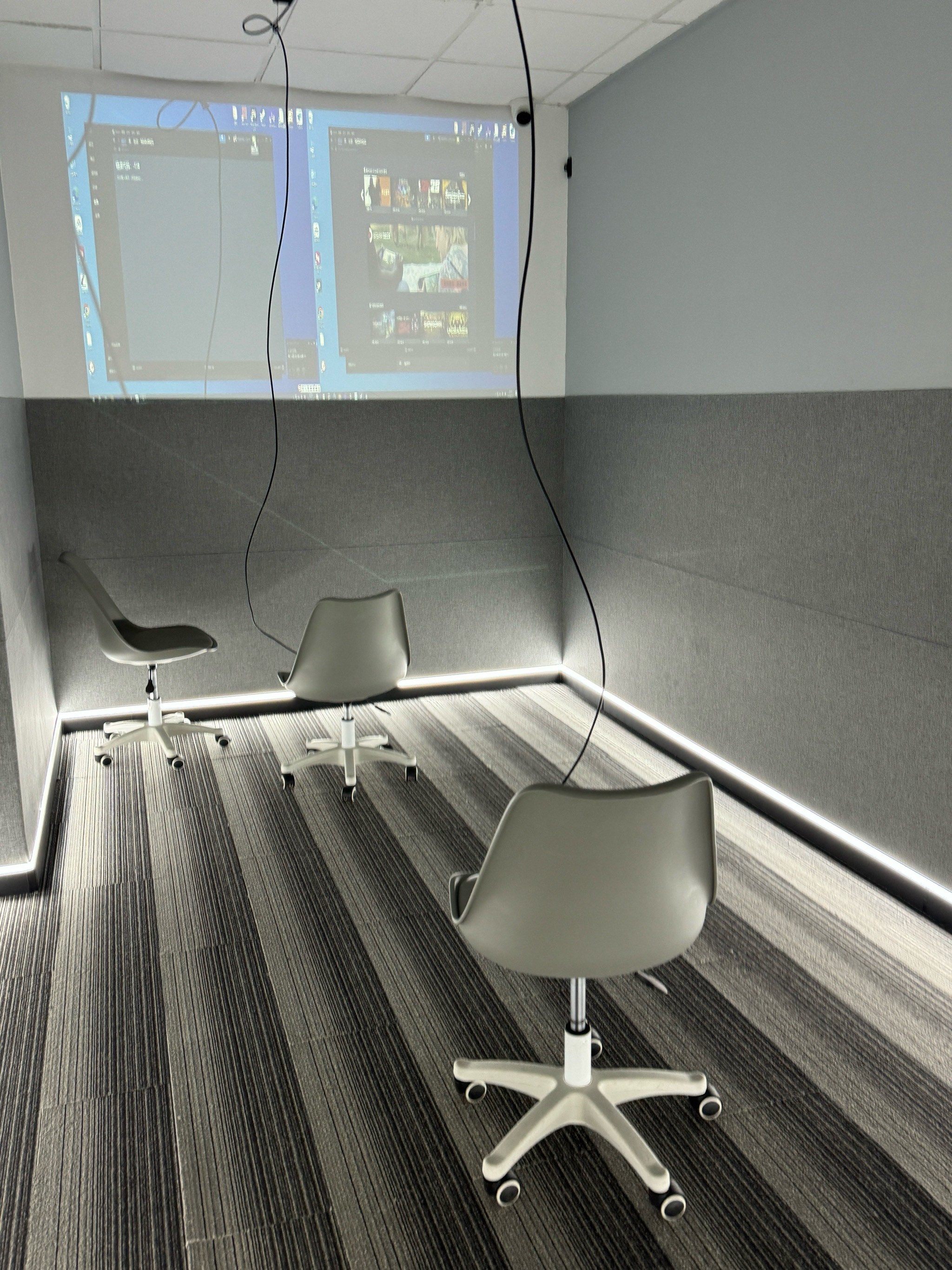 科技感满满！上海首批邮政无人投递车“上岗”