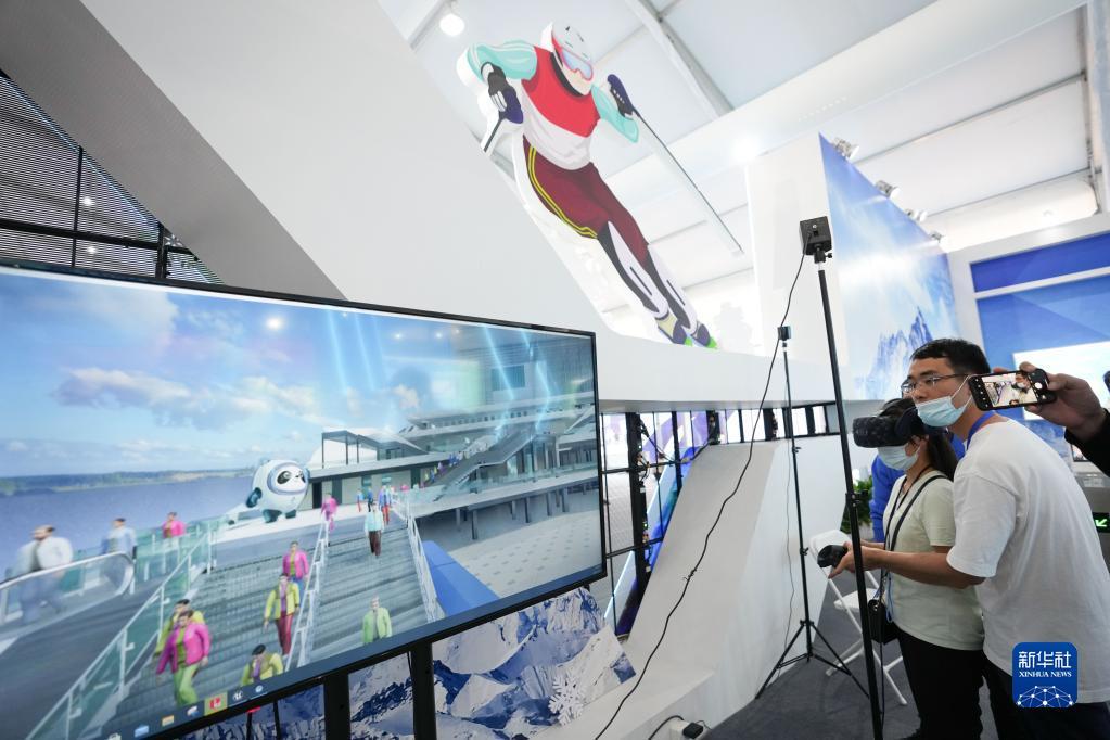 新华全媒+｜一大波未来科技来袭 中关村论坛抢先看