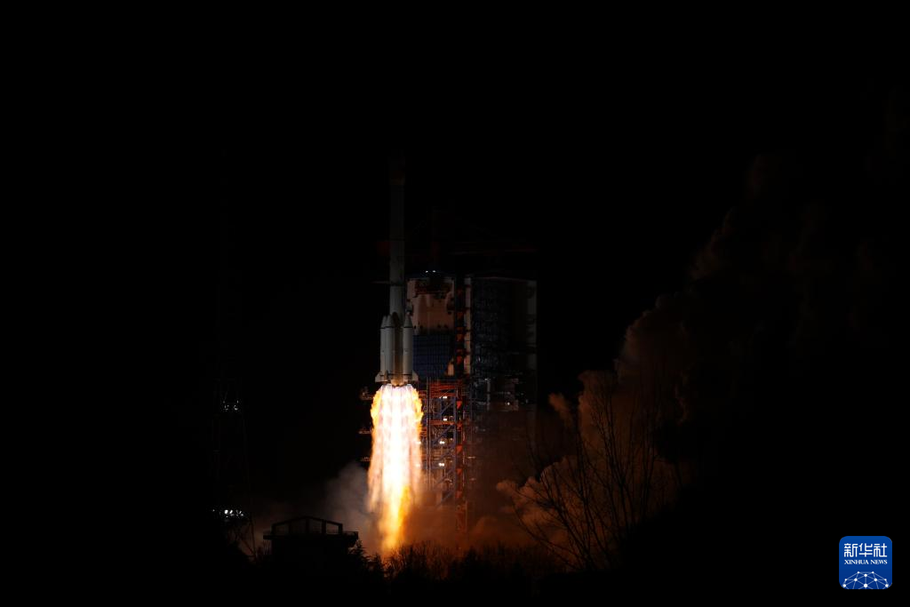 我国成功发射通信技术试验卫星十五号