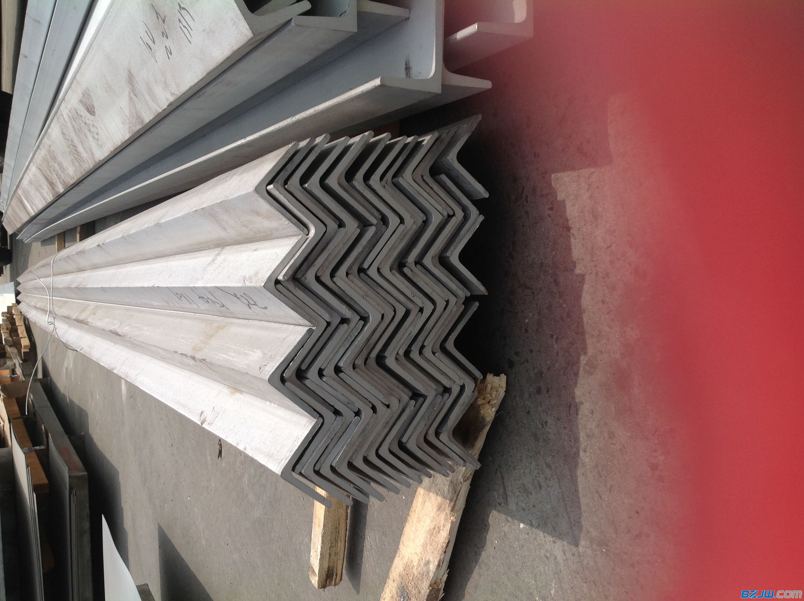 2025年4月2日最新无锡角钢价格行情走势查询