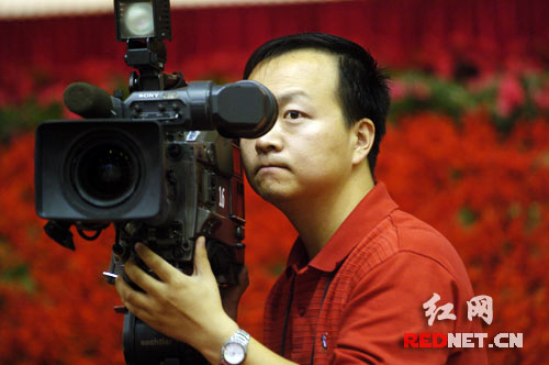 记者手记:在毫米间追求极致的中国航天匠人