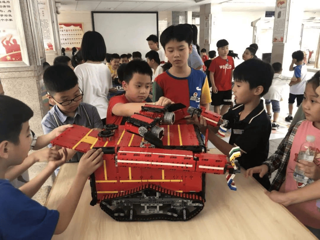 科技活动不必场场都“高大上”