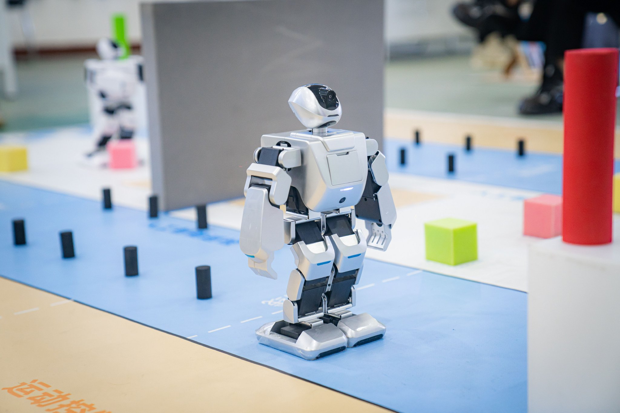 这里有一场机器人派对：“世界机器人嘉年华”在武汉举行