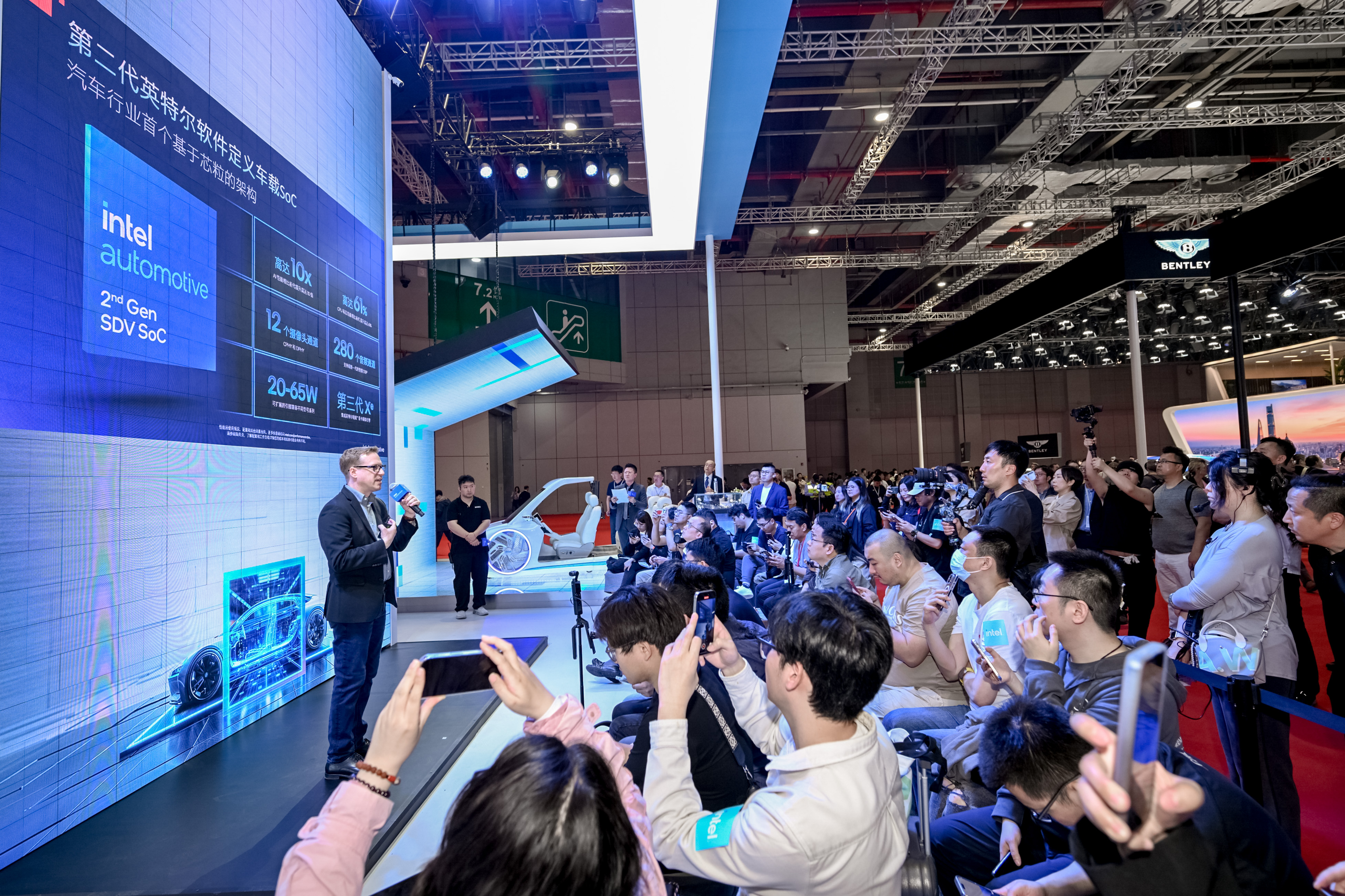 太超前！MWC上海初探“碳硅融合”未至之境