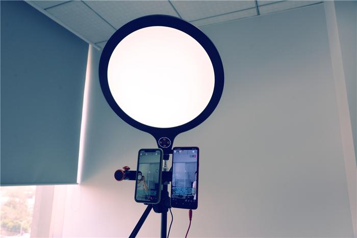 在这家AI体验馆看见未来养老“科技范”