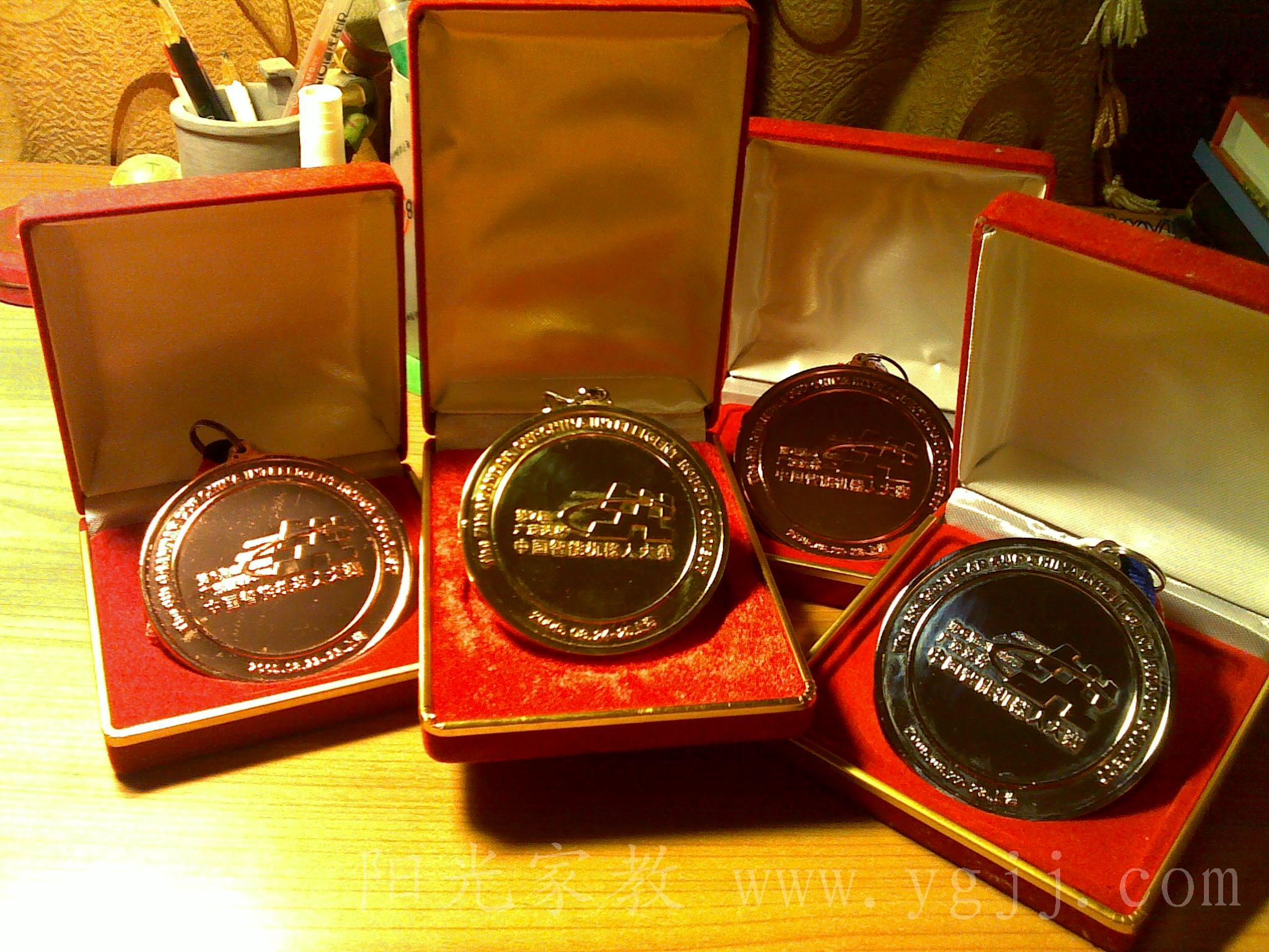 能拆会跳！安徽自研机器人斩获金银奖牌