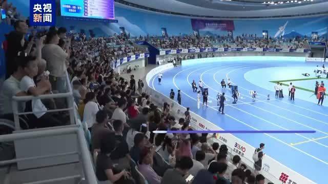 首个人形机器人“百米飞人”诞生