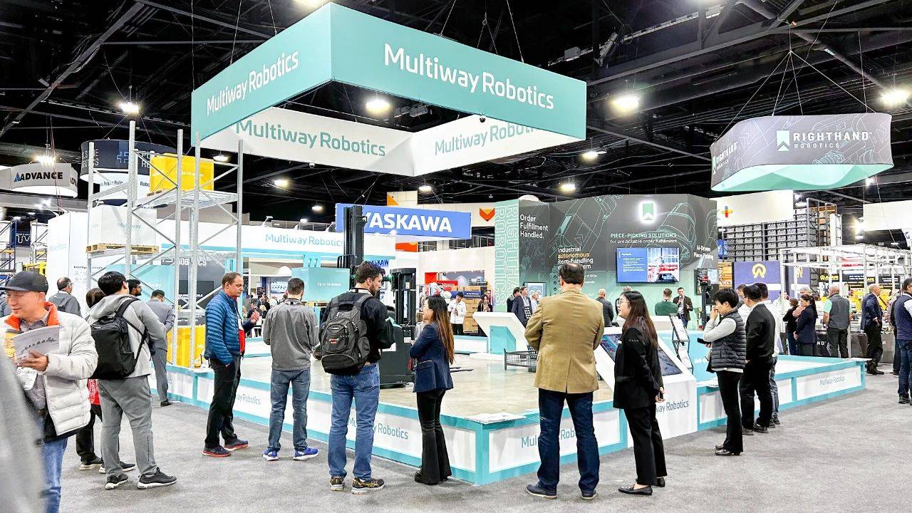 记者手记：在“冰丝带”见证机器人“超越自我”