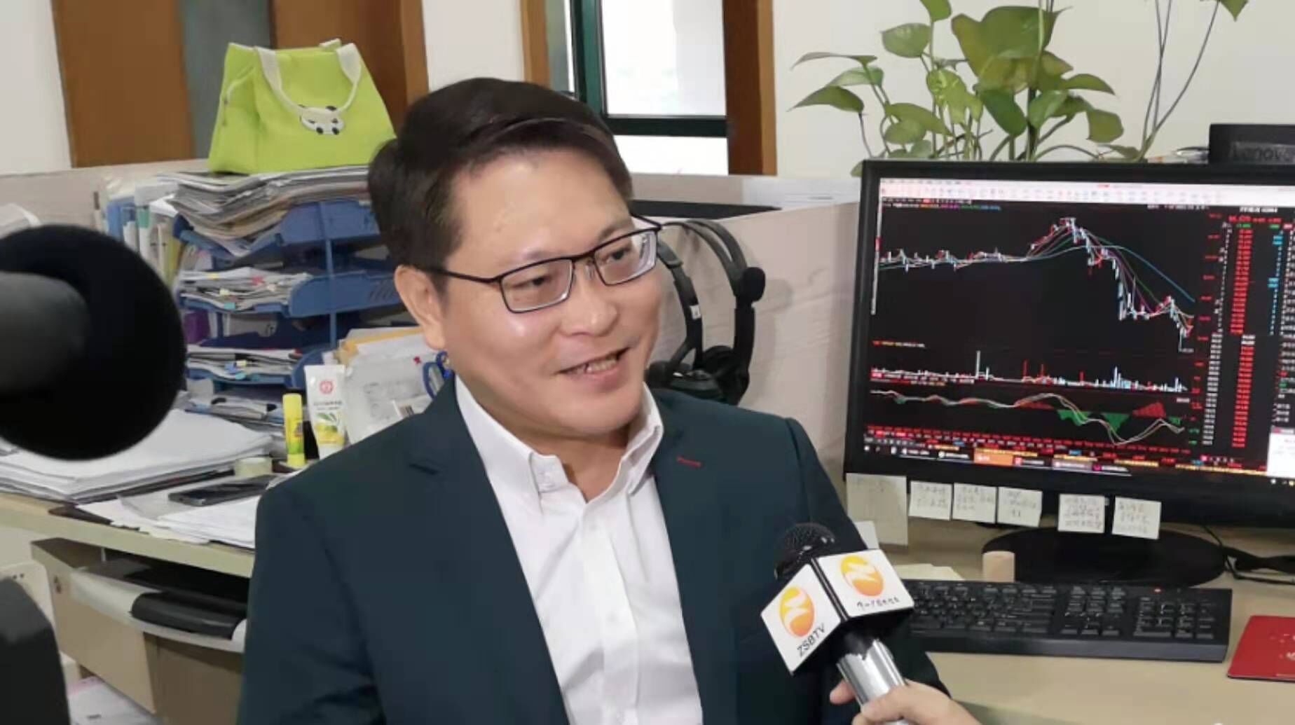 A股“震荡慢牛”特征显现 投资者如何应对风险