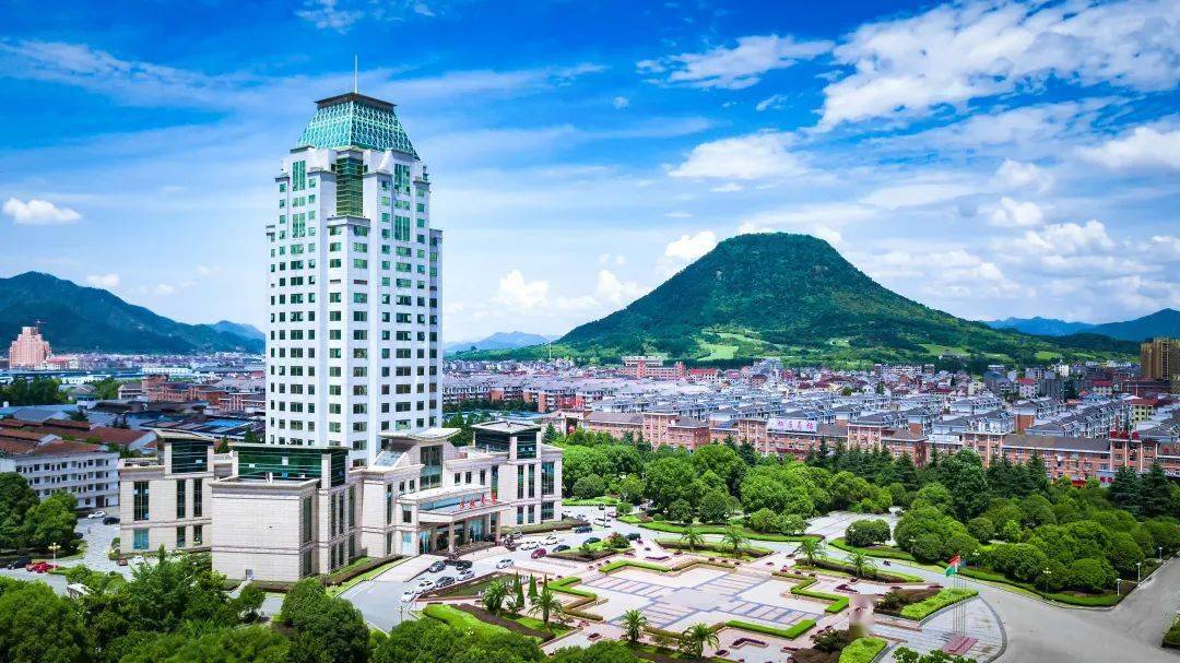 监管执法“长牙带刺”、有棱有角 资本市场严守风险底线